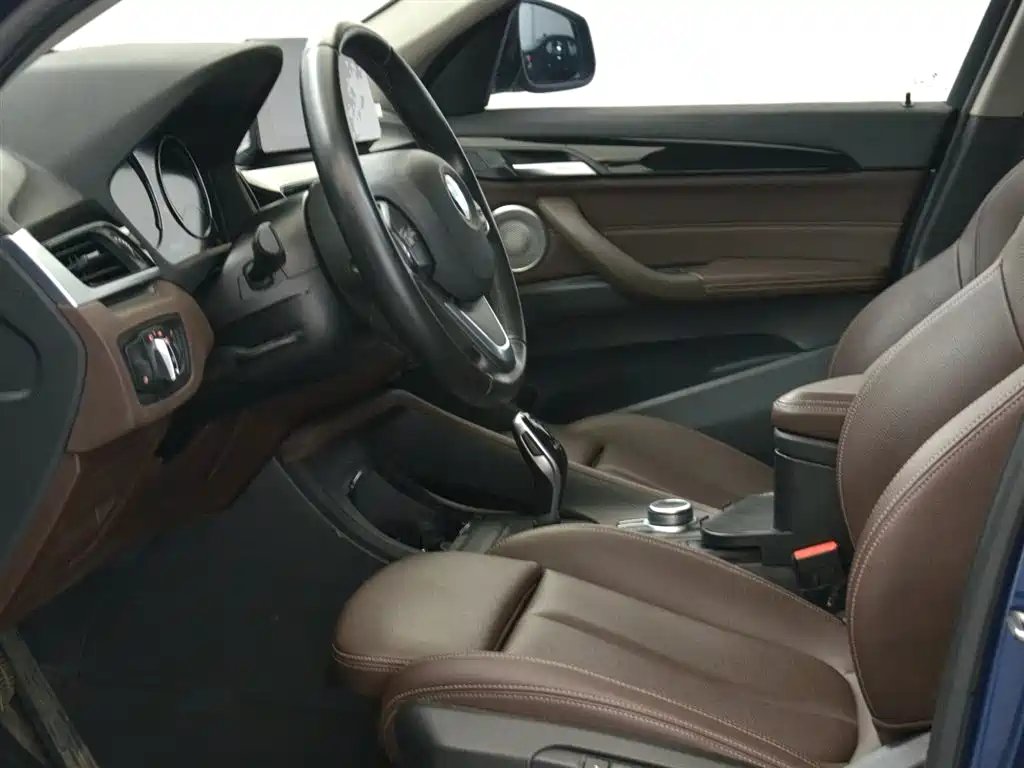 BMW X1 2020 sDrive20Li Fashion Model фото 15