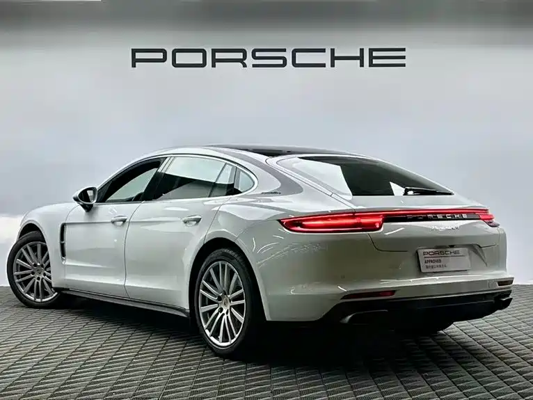 Porsche Panamera 2017 Panamera 4 Executive Long Wheelbase 3.0T фото 6