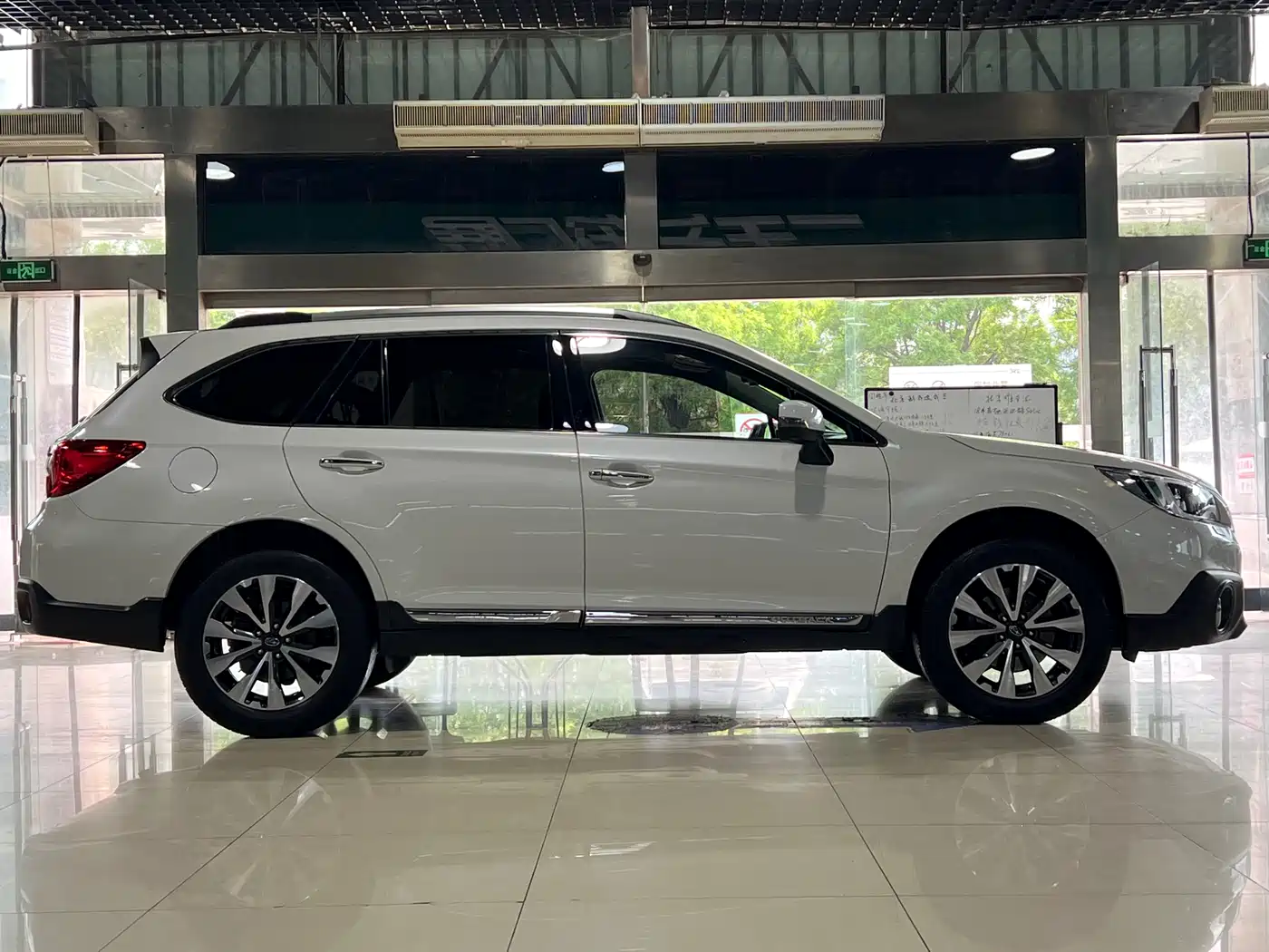 Subaru Outback 2017 2.5i Sport Navigation Edition EyeSight фото 7