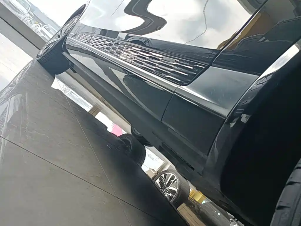Hongqi E-HS9 2023 2022 690km Qi Xiang Edition (6-seater)