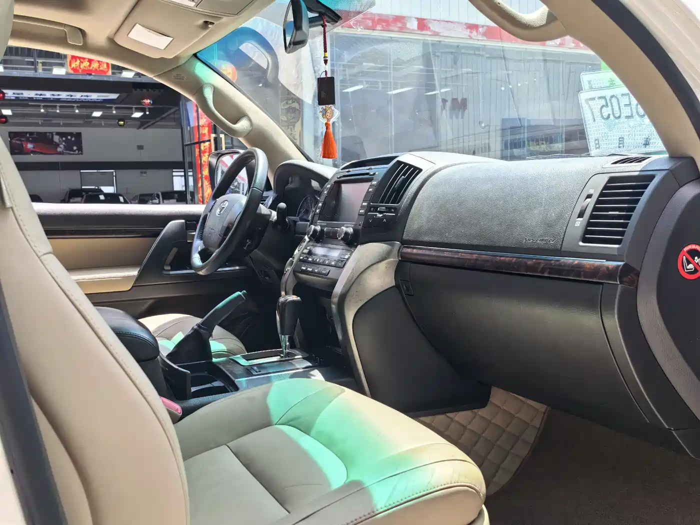 Toyota Land Cruiser 2012 4.0L Automatic VX фото 6