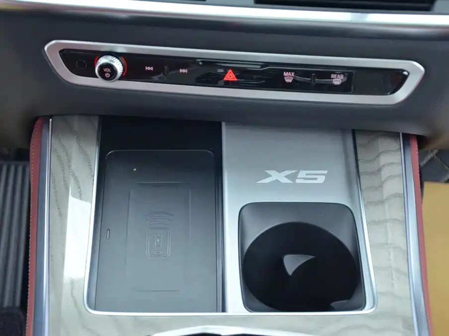 Фото 8 - BMW X5