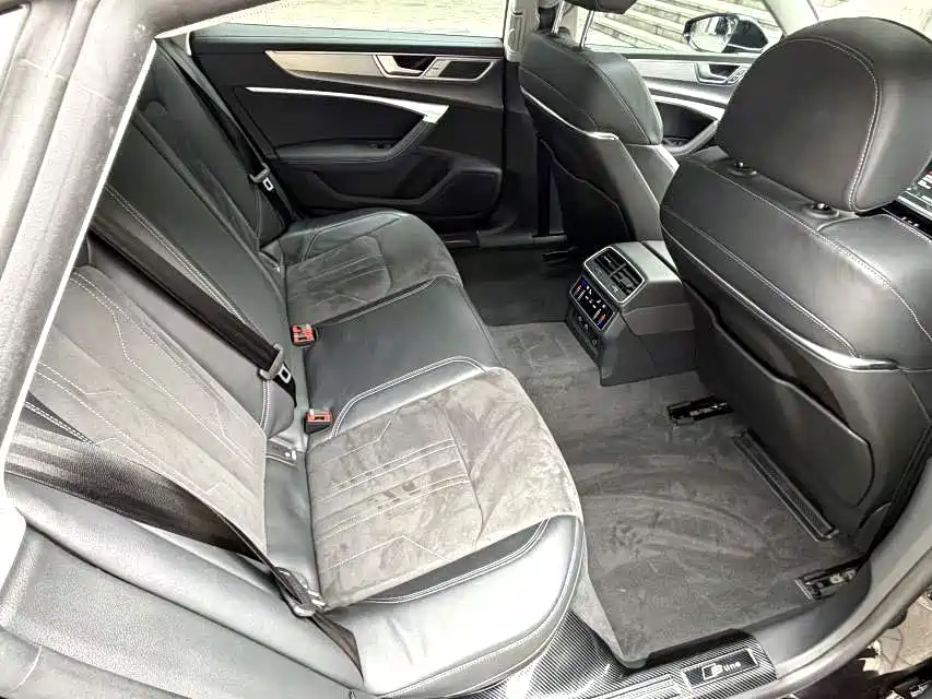 Audi A7L 2025 Model Year 45 TFSI Luxury фото 6