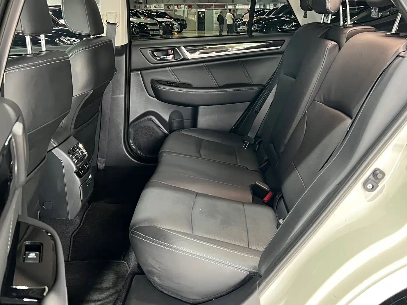 Subaru Outback 2017 2.5i Sport Navigation Edition EyeSight фото 21