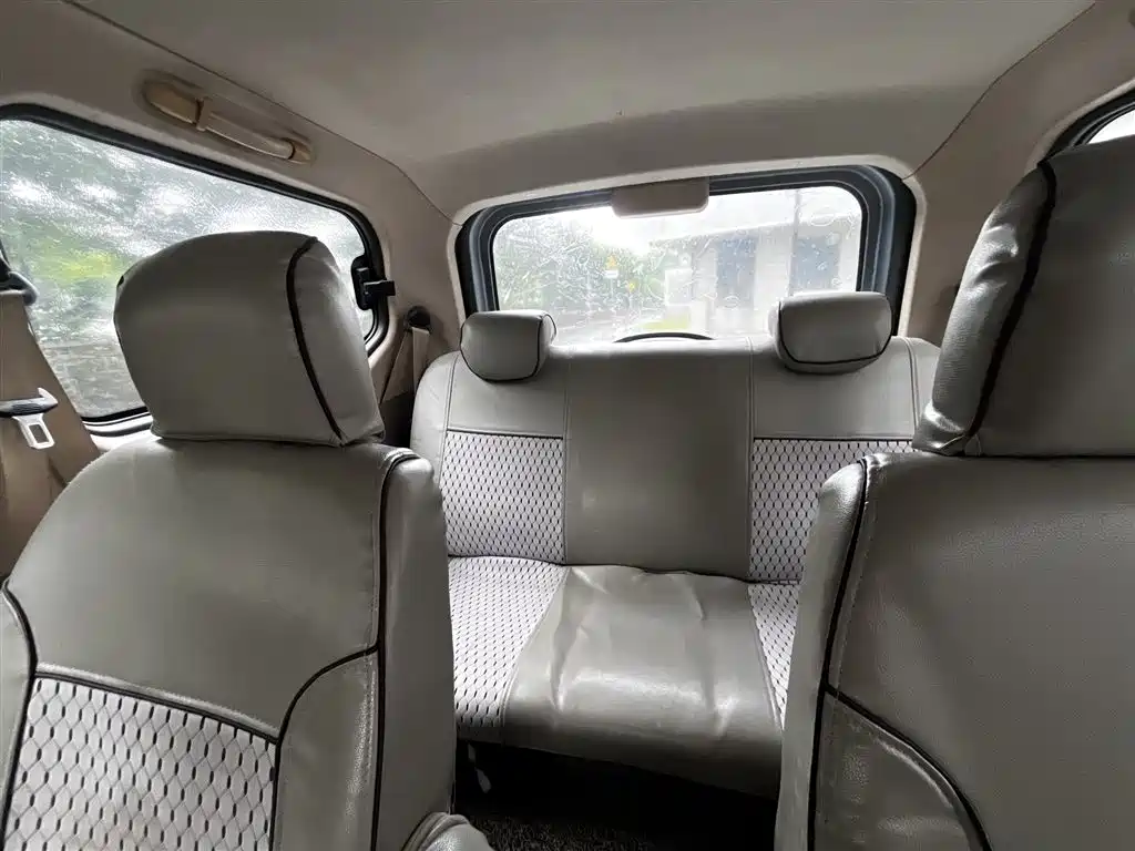 Wuling Motors Wuling Hongguang 2012 2010 1.4L Standard