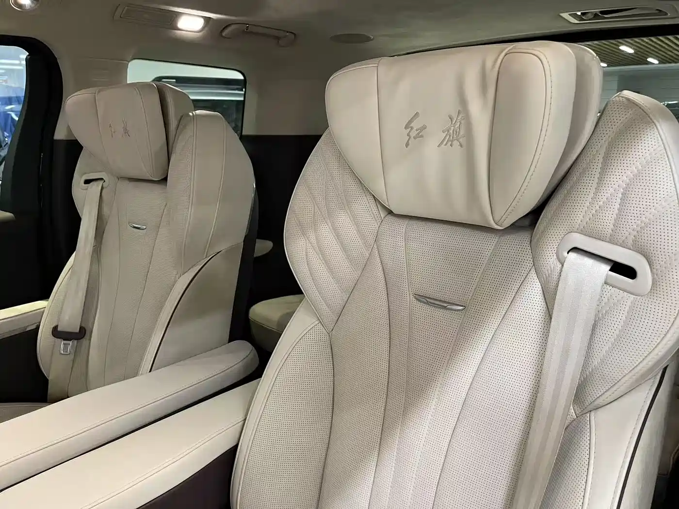 Hongqi HQ9 2023 2.0T Smart Connect Flagship фото 13