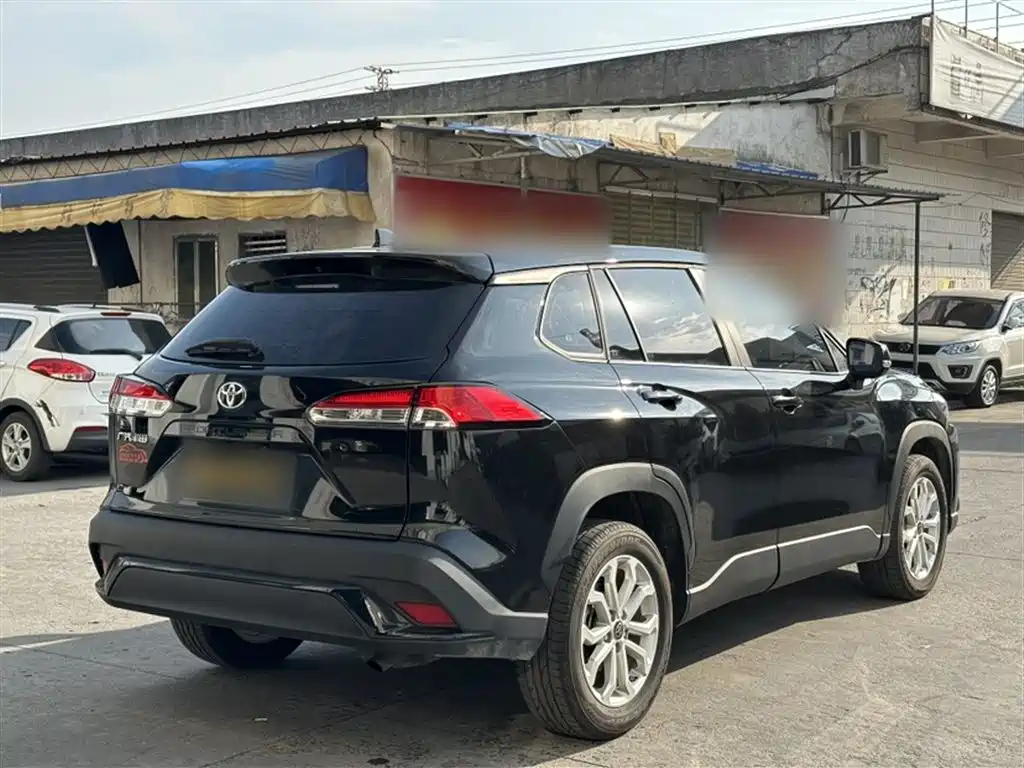 Toyota Frontlander 2023 2.0L CVT Leading Edition фото 15