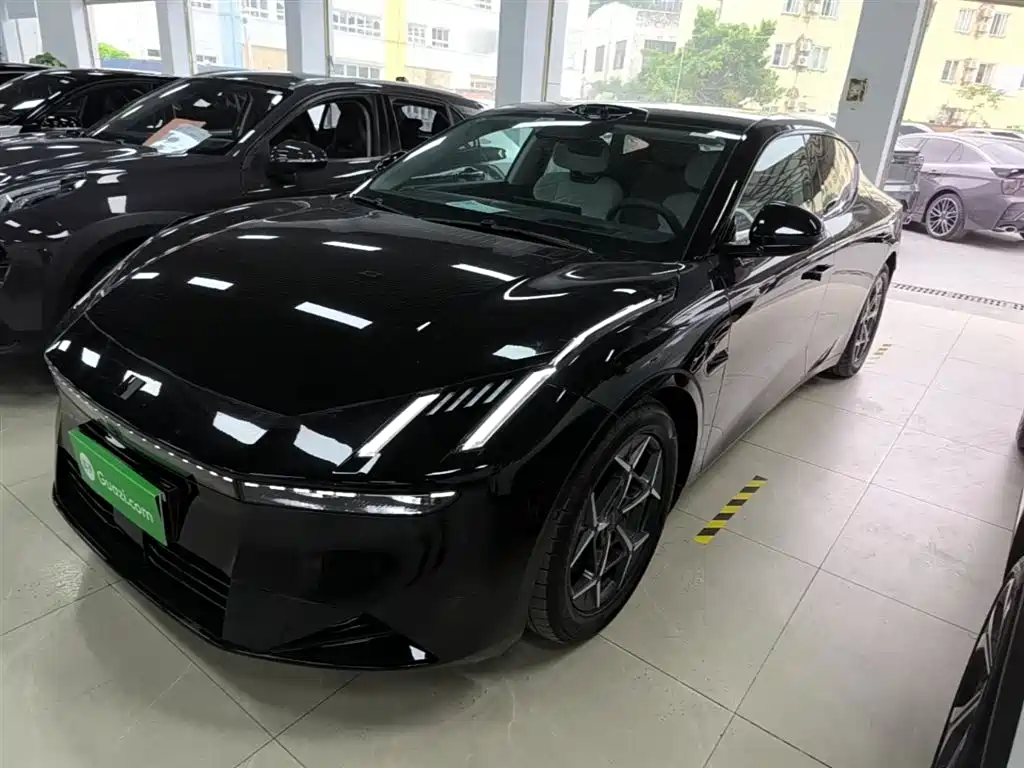 Lynk & Co 10 EM-P 2025 Model 120km Base Version
