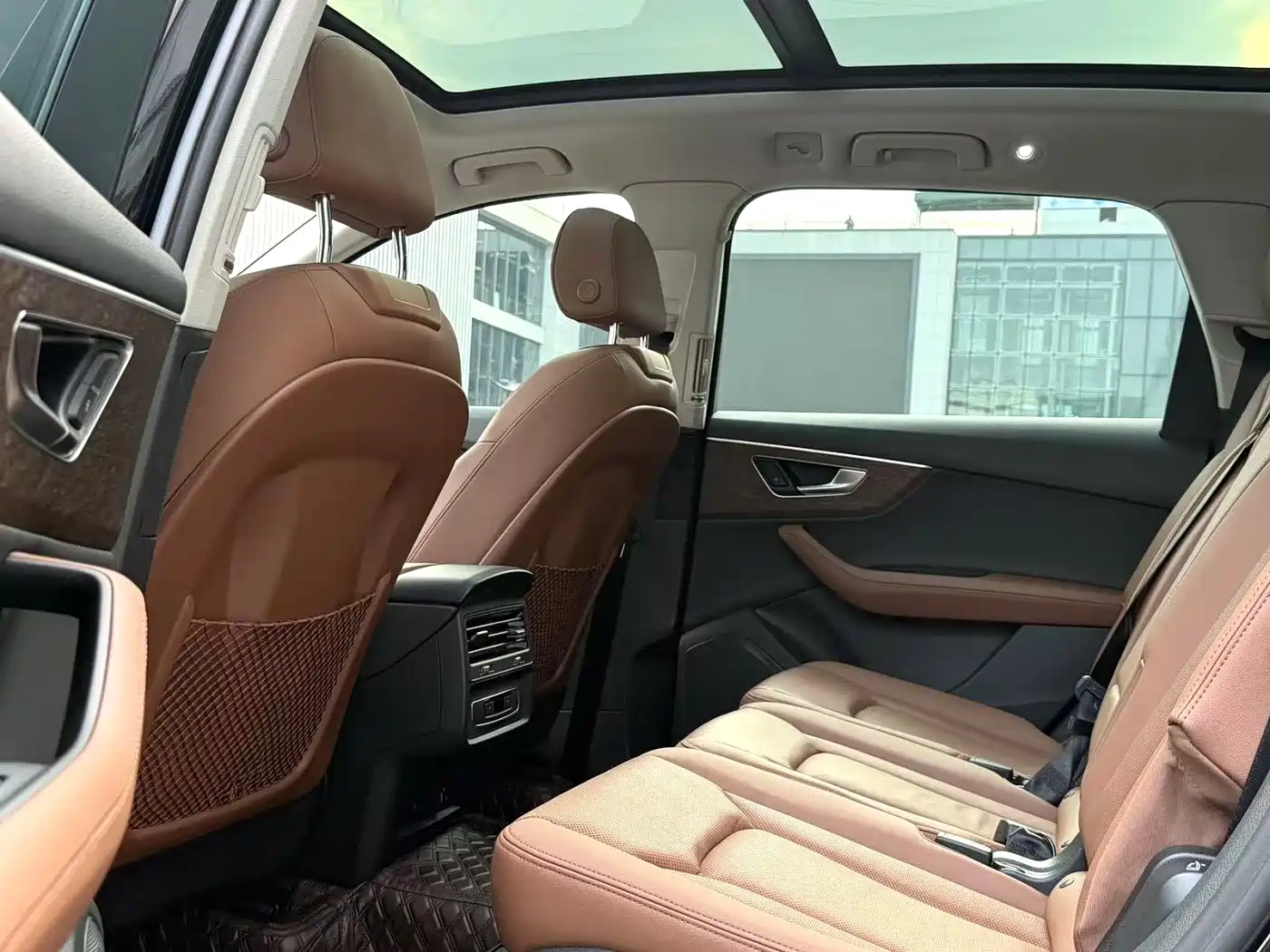 AUDI Q7