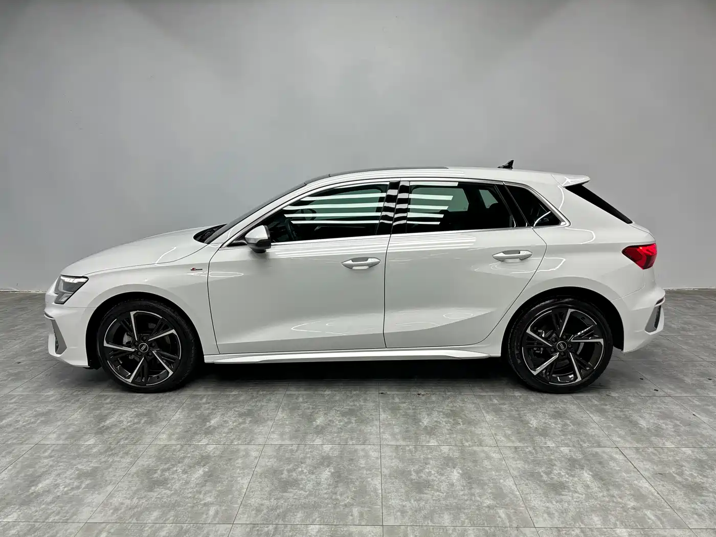 Audi A3 2024 Model Sportback 35 TFSI Fashion Sport фото 8