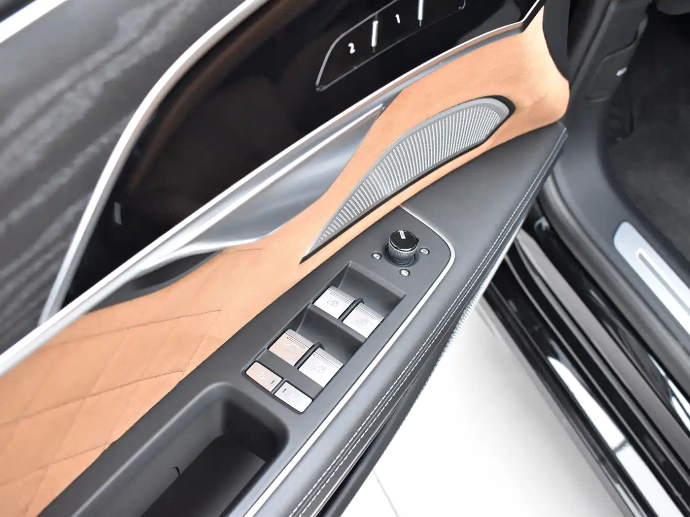 Audi A8 2022 A8L Horch Founder's Edition Legendary фото 13