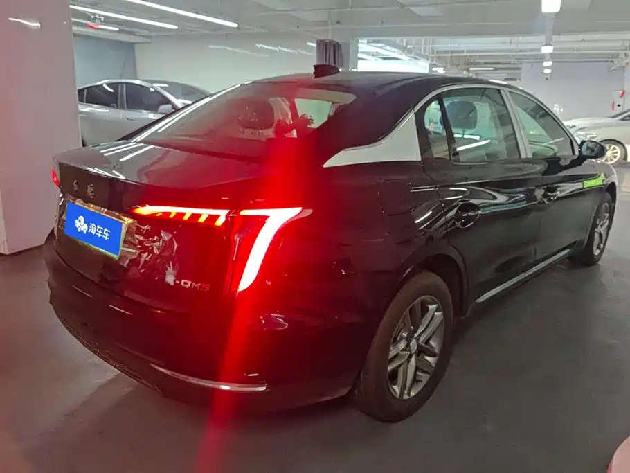 Hongqi E-QM5 2026 2025 Model 500km Travel Edition