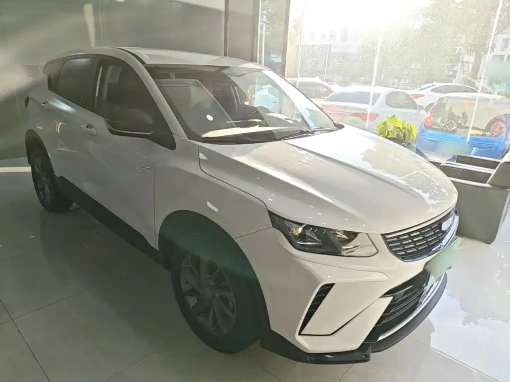 Фото 4 - Geely Binyue