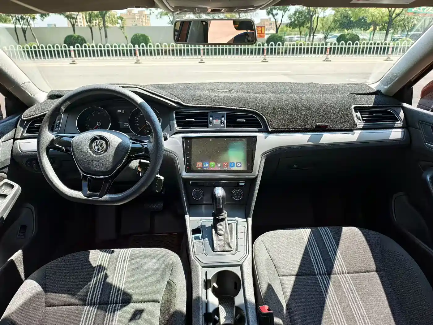 Volkswagen Lamando 2015 230TSI DSG Style фото 8
