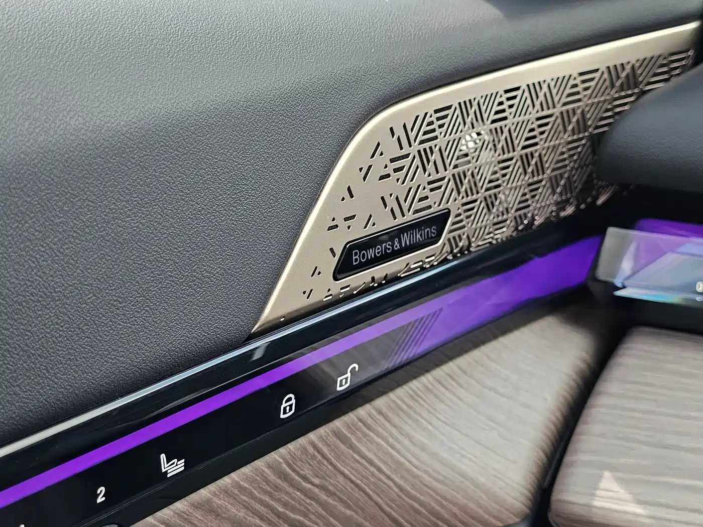 BMW 5 Series 2024 530Li Premium Luxury Package фото 5