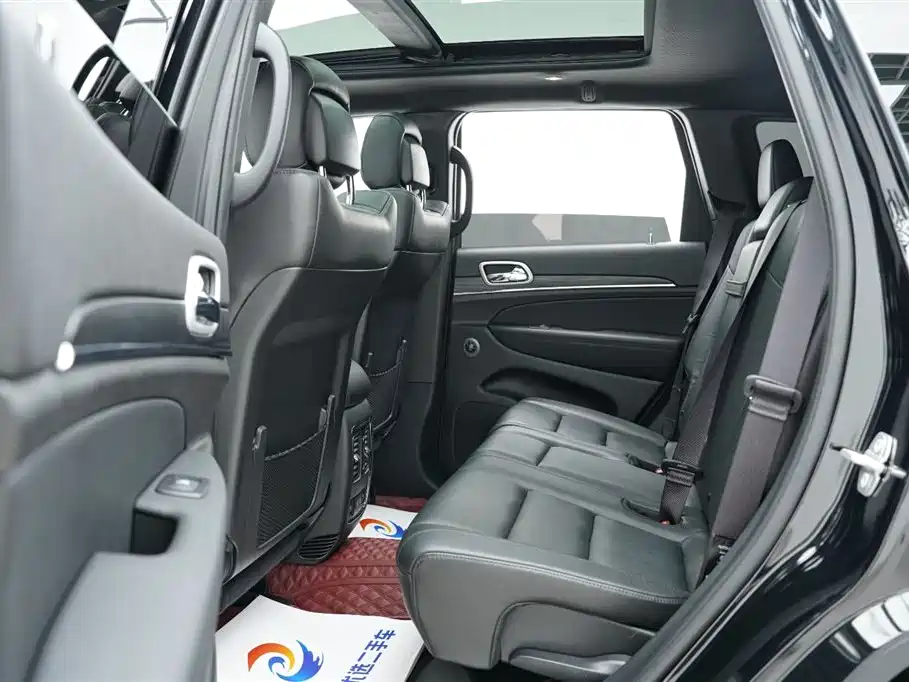 JEEP GRAND CHEROKEE (IMPORTED)