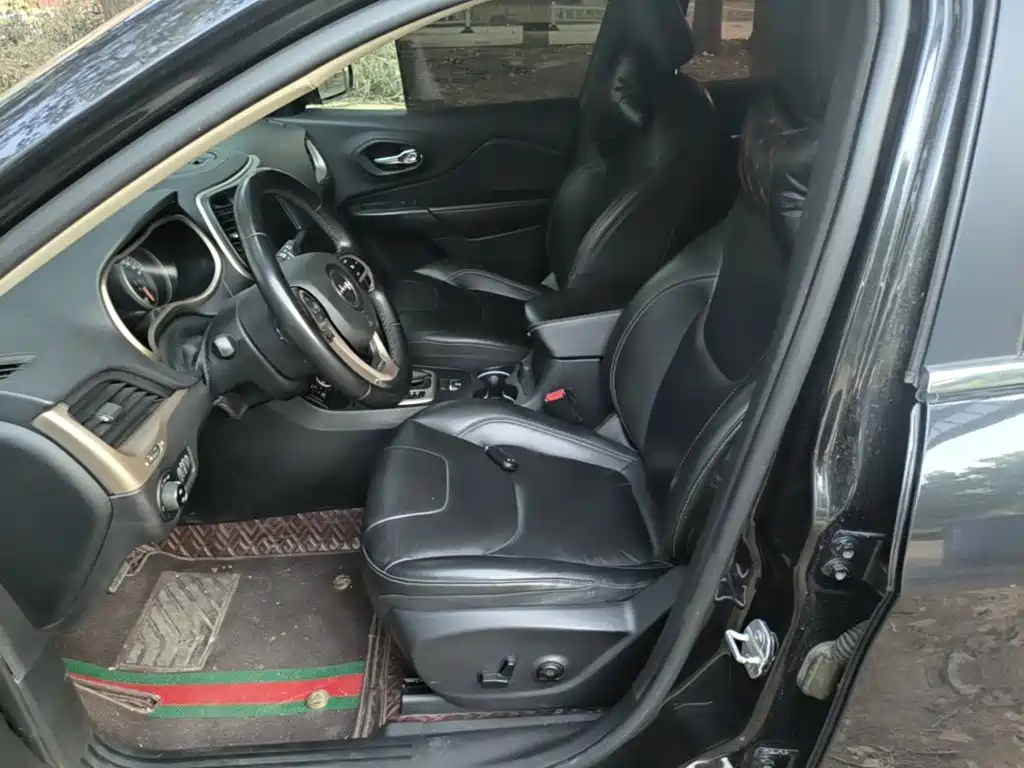Jeep Cherokee 2018 2017 2.4L Leading Smart Edition