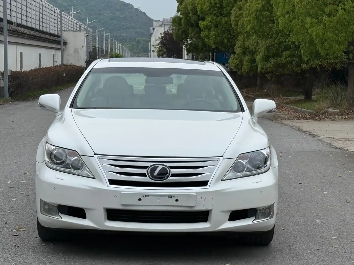 Lexus LS 2010 600hL