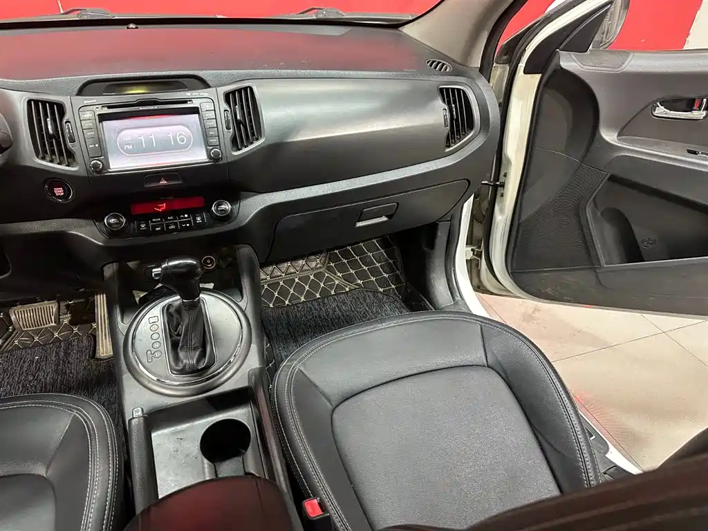 Kia Sportage 2014 2.0L Automatic 2WD GLS фото 11