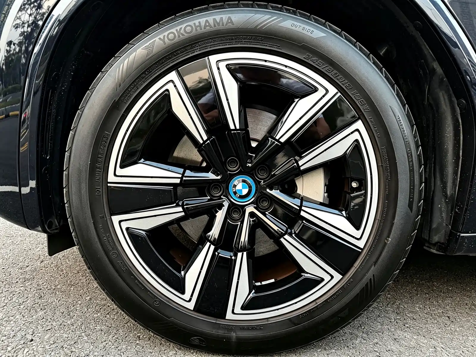 Фото 21 - BMW iX3