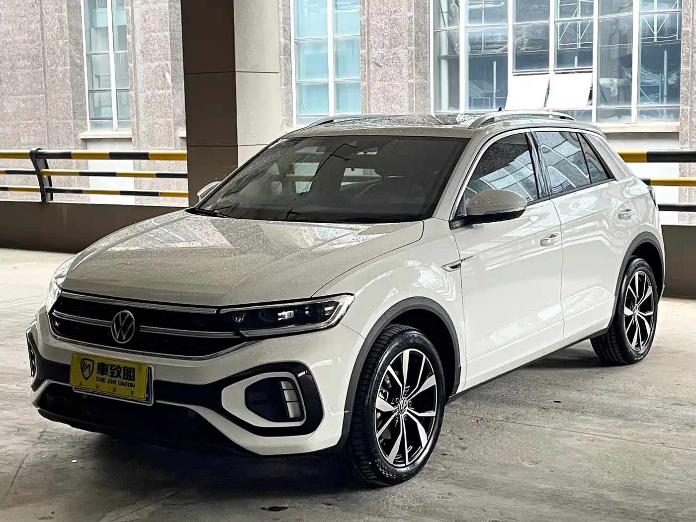 Volkswagen T-ROC 2025 Second Facelift 300TSI DSG 2WD Morning Light Edition