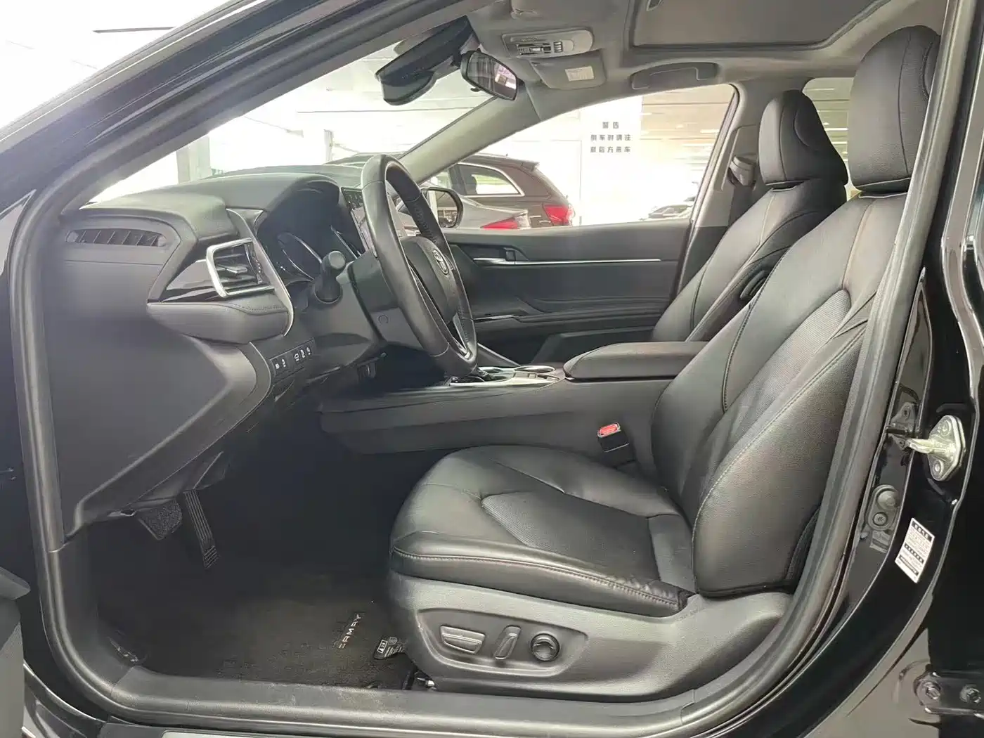 Toyota Camry 2021 2.0G Luxury Edition фото 5