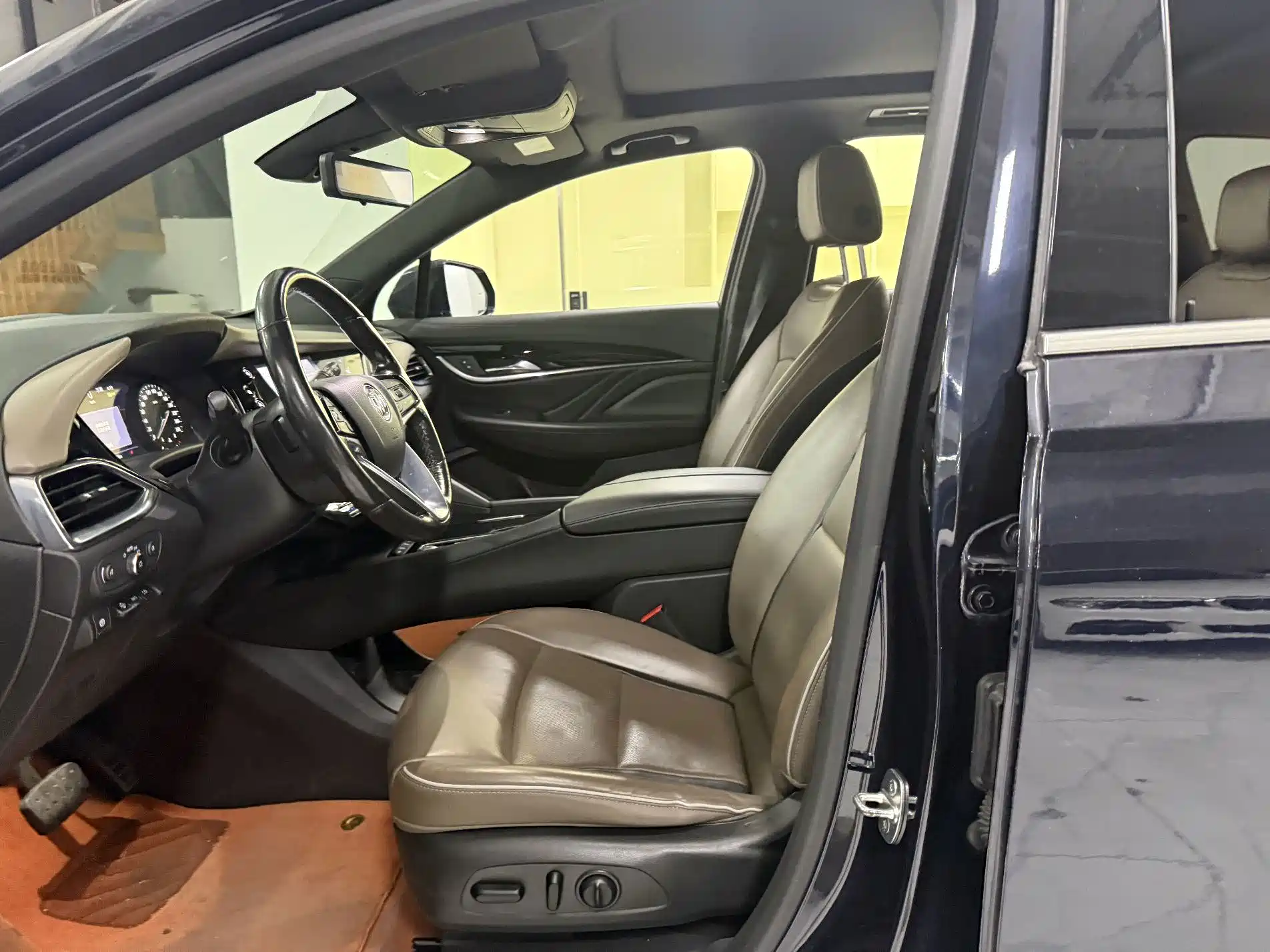 Photo 11 - Buick Enclave