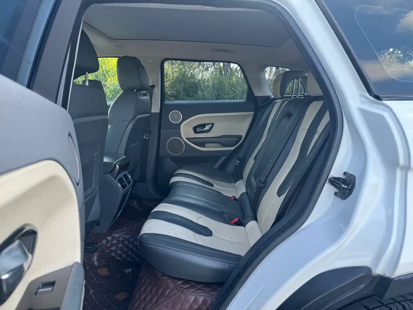 Land Rover Range Rover Evoque (Import) 2013 2.0T 5-door Dynamic Edition фото 7