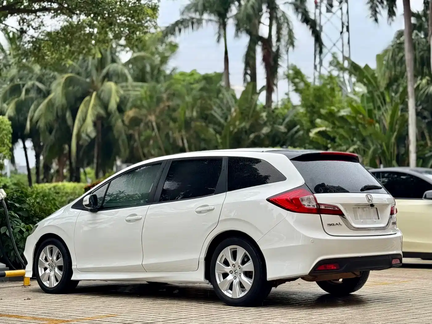 Honda Jade 2014 2013 1.8L Automatic Comfort Edition 5-seater