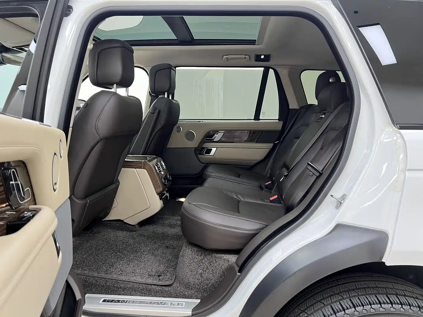Land Rover Range Rover 2018 3.0 SC V6 Vogue Heritage Extended Edition фото 21