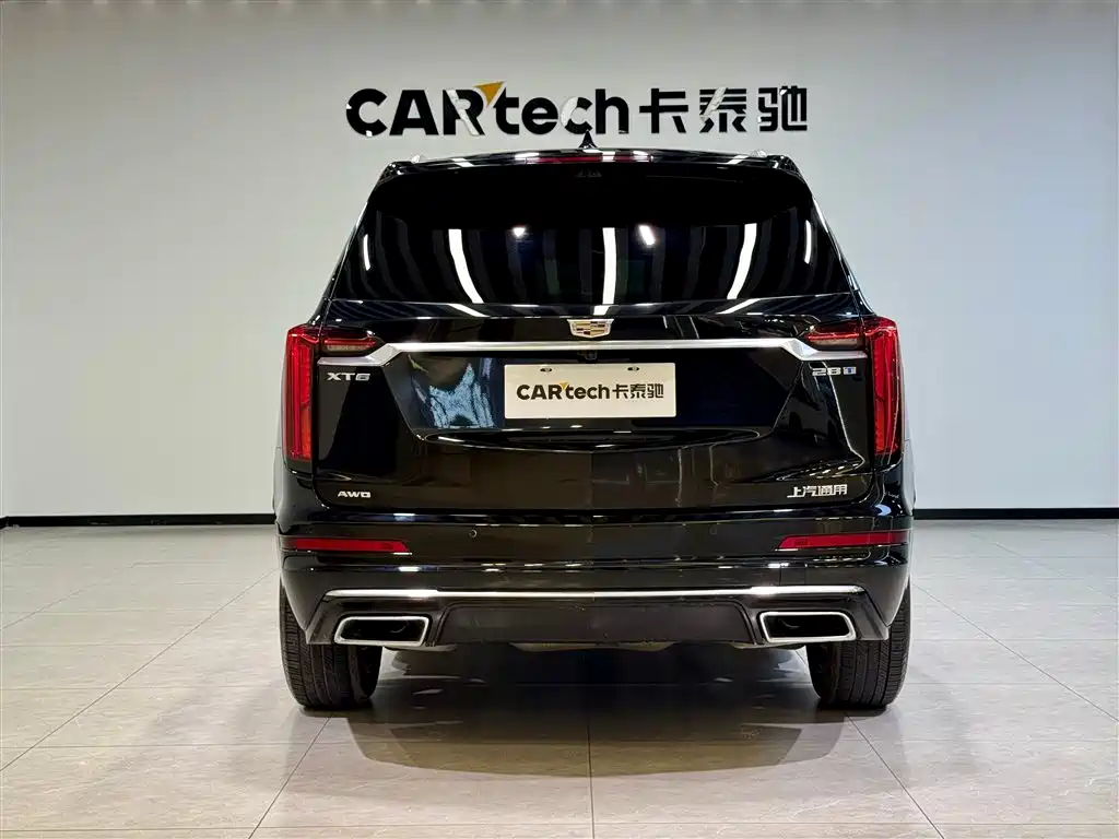 CADILLAC XT6