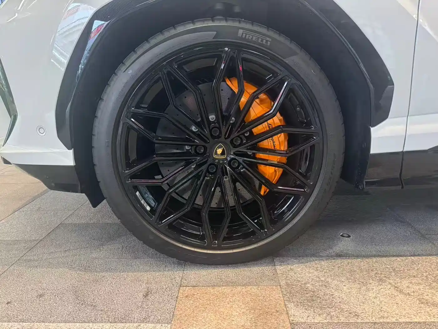 Lamborghini Urus SE 2025 4.0T Standard Edition фото 12