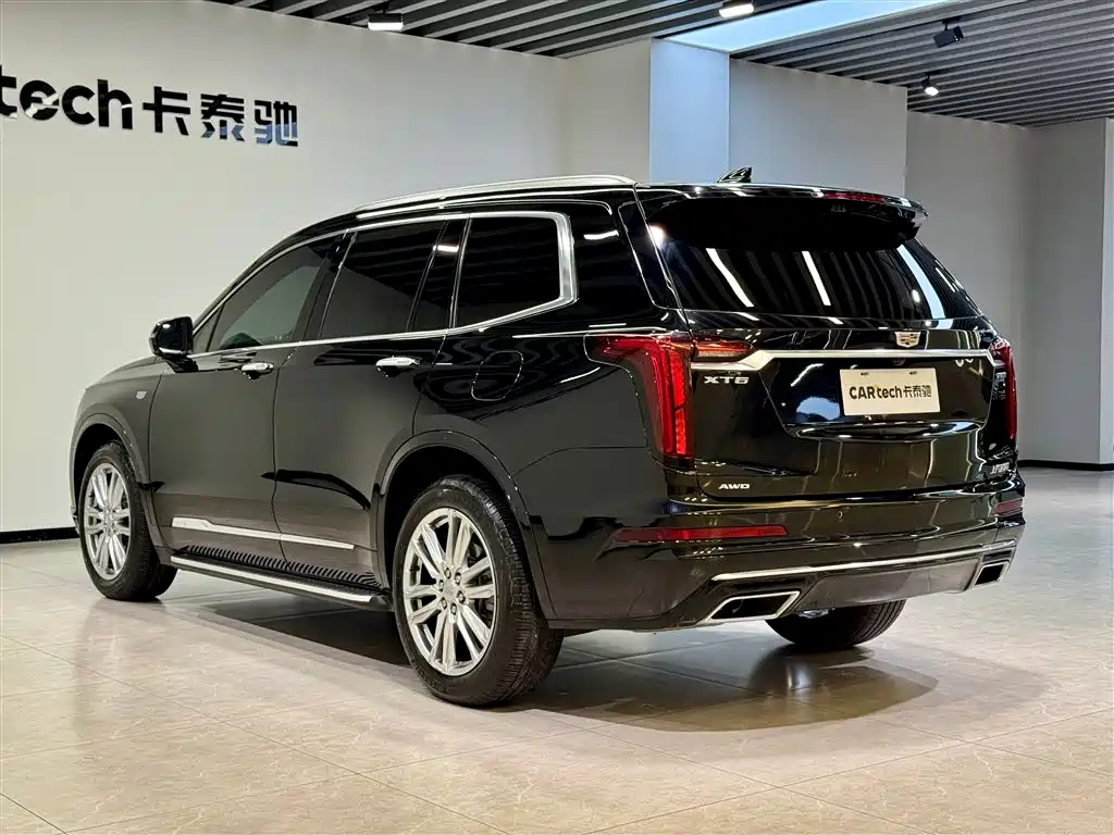 CADILLAC XT6
