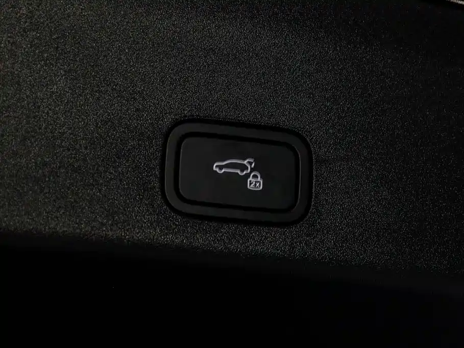 Li Auto i6 2025 2025 4WD Base Model