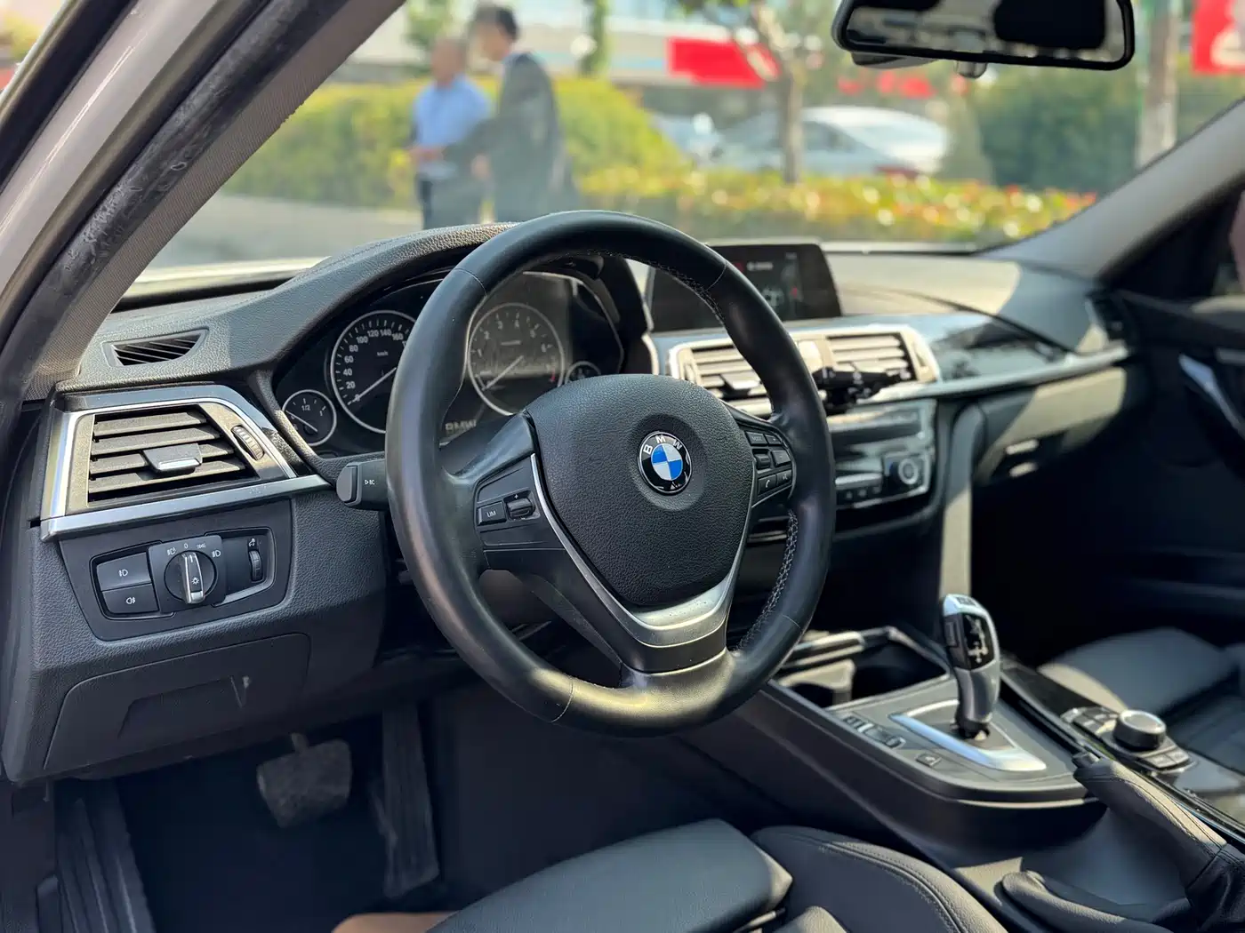 BMW 3 Series 2017 318i Fashion фото 11