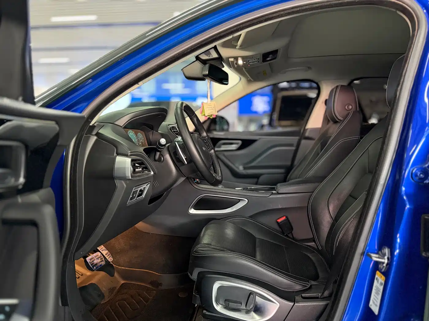 Jaguar F-PACE 2018 3.0 SC 4WD R-Sport Edition фото 4