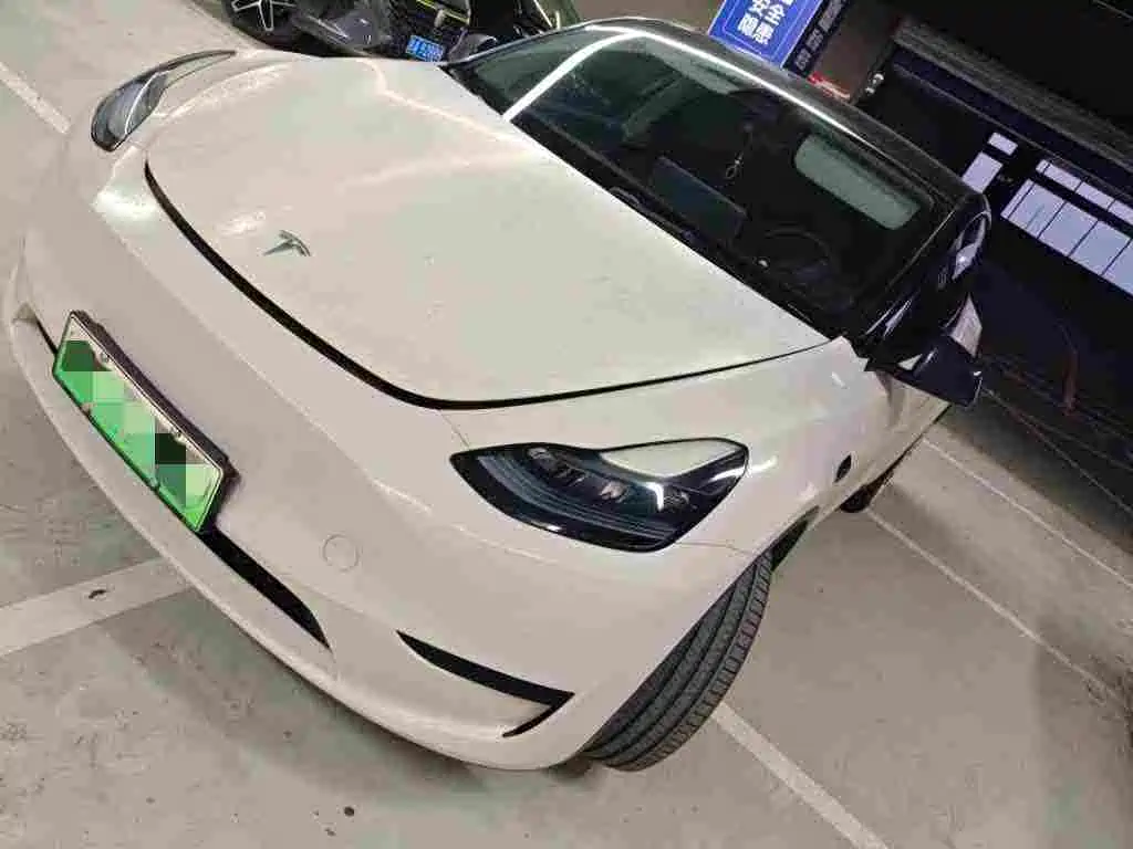 Фото 1 - Tesla Model Y