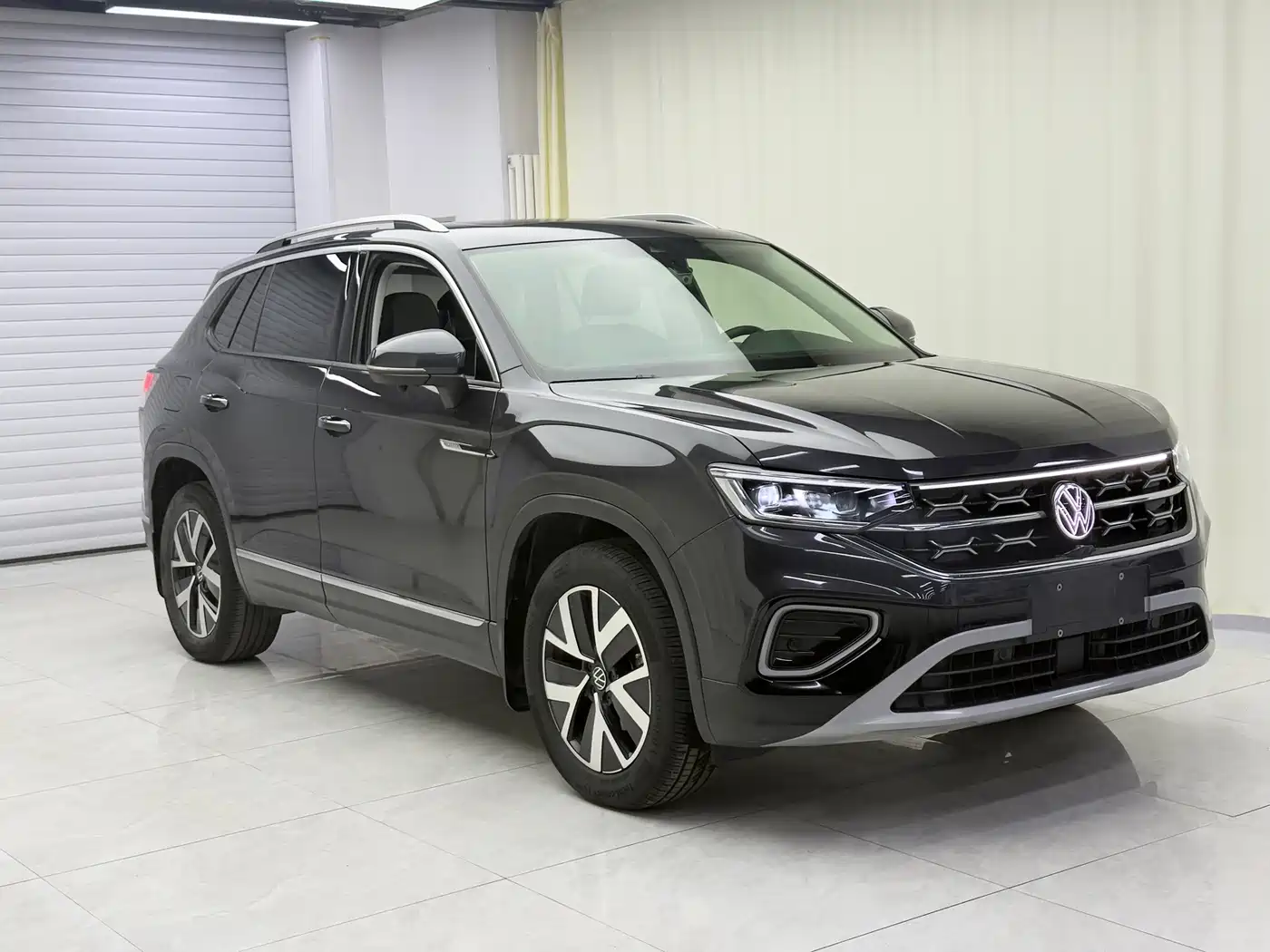 Volkswagen Tayron 2023 280TSI 2WD Luxury Plus Advanced Edition фото 3