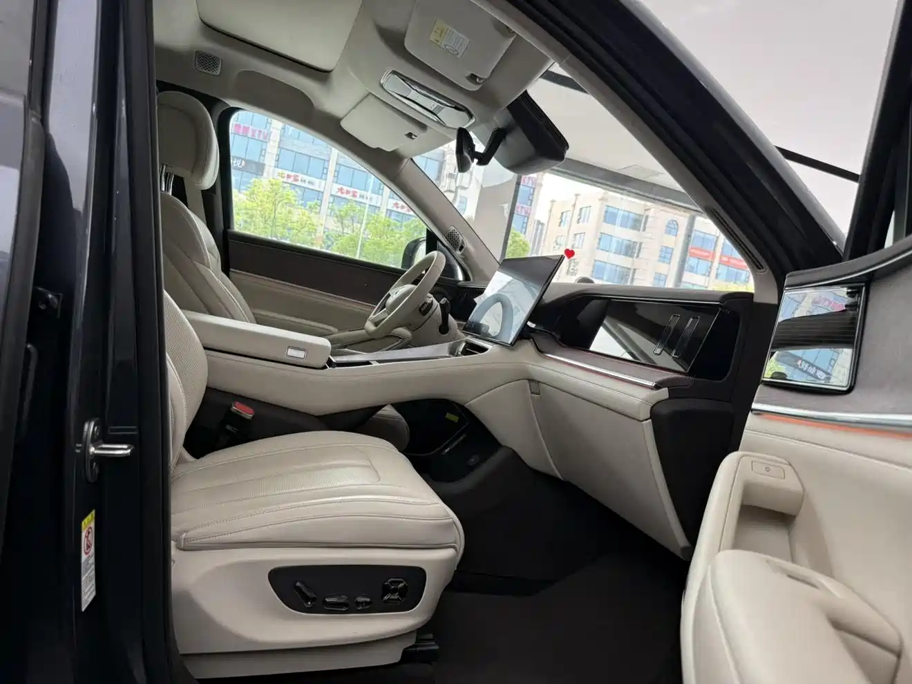 Denza N9 2025 Model Prestige Edition фото 13
