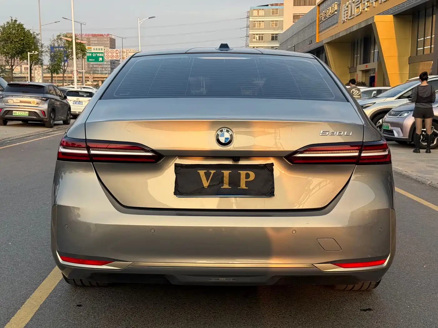 BMW 5 Series 2025 530Li Premium Luxury Package фото 8