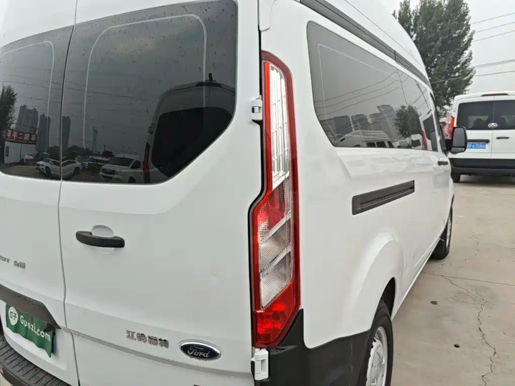 Ford Transit 2021 2019 2.0T Diesel Multi-Purpose Commercial Vehicle Medium Wheelbase Medium Roof 6-Seater China VI