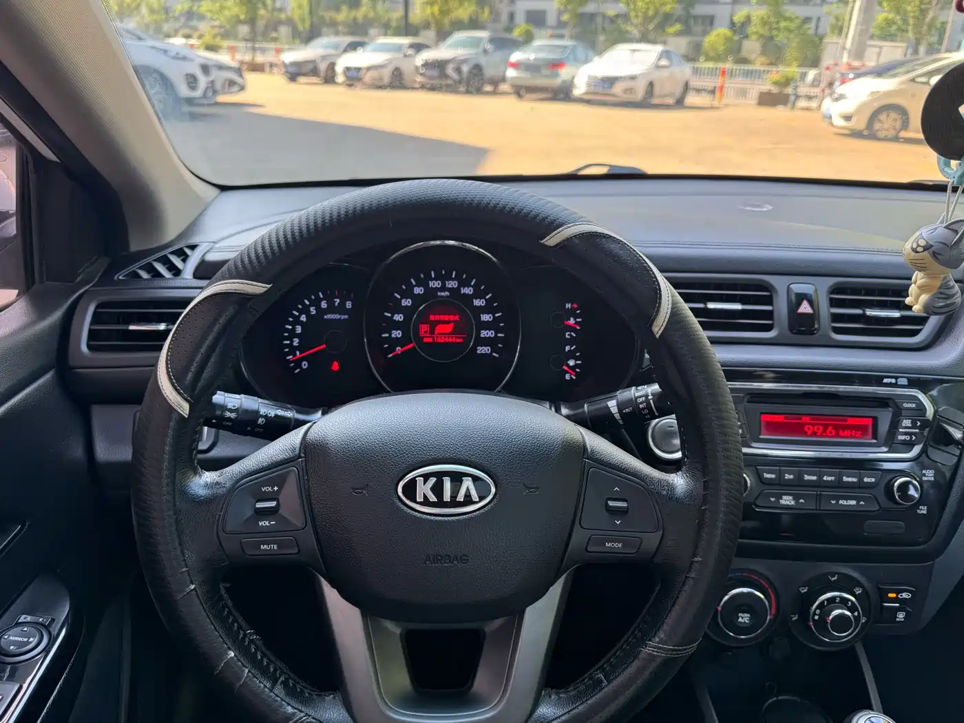 Kia K2 2012 Sedan 1.6L AT Premium ECO Commemorative Edition фото 9