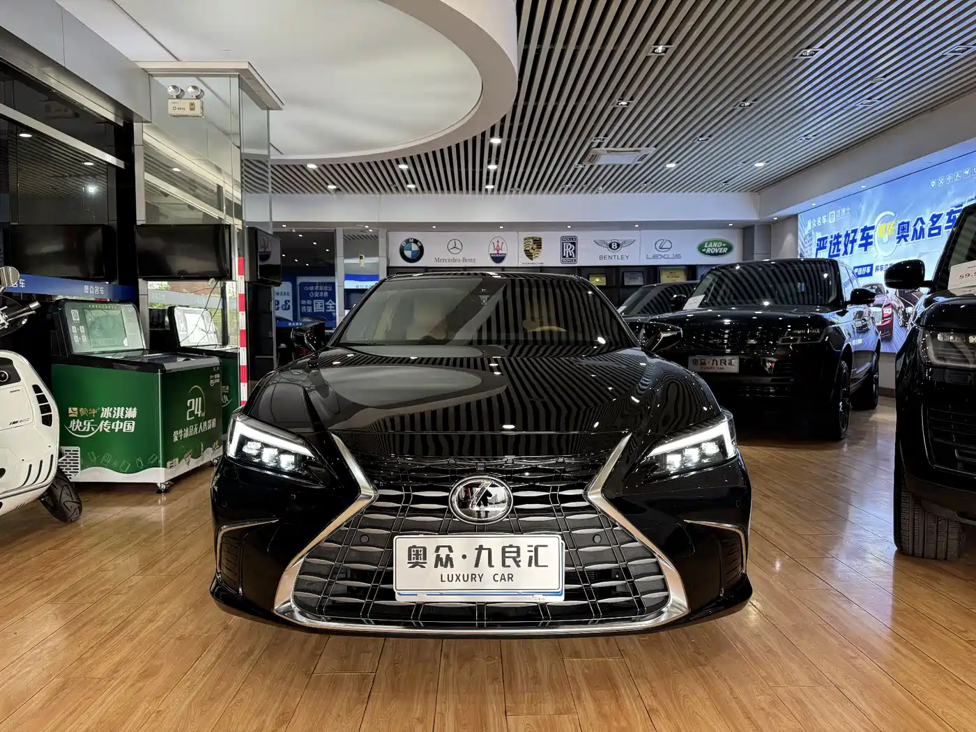 Lexus ES 2025 200 Ultimate Edition фото 2