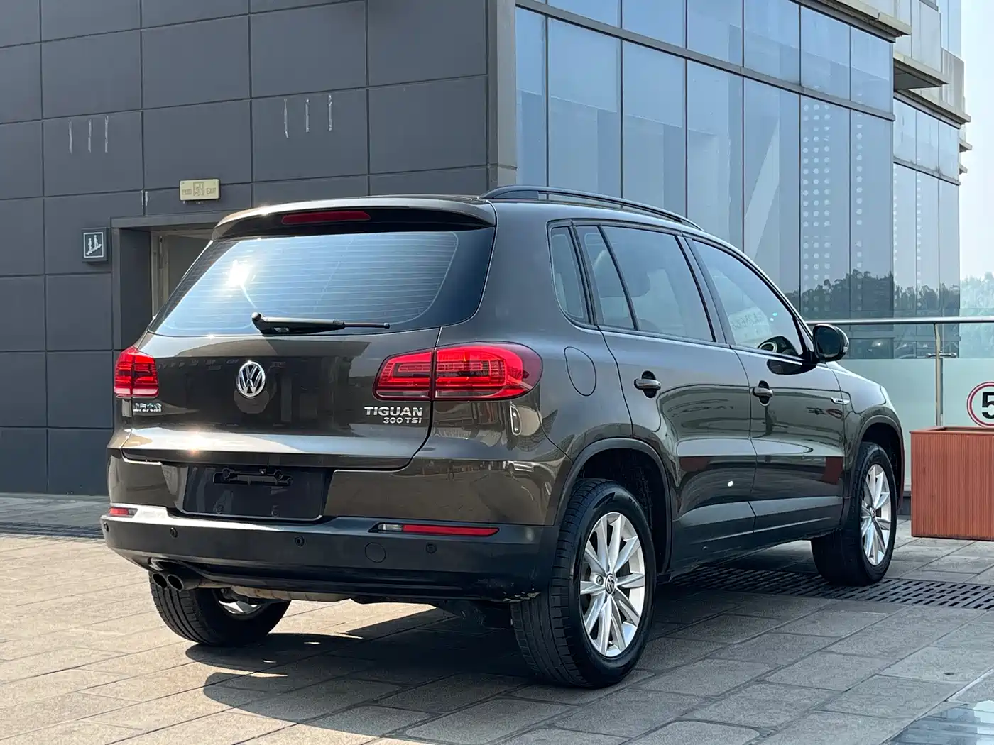 Volkswagen Tiguan 2016 Model 300TSI Automatic 4WD Trend Vision Edition фото 9
