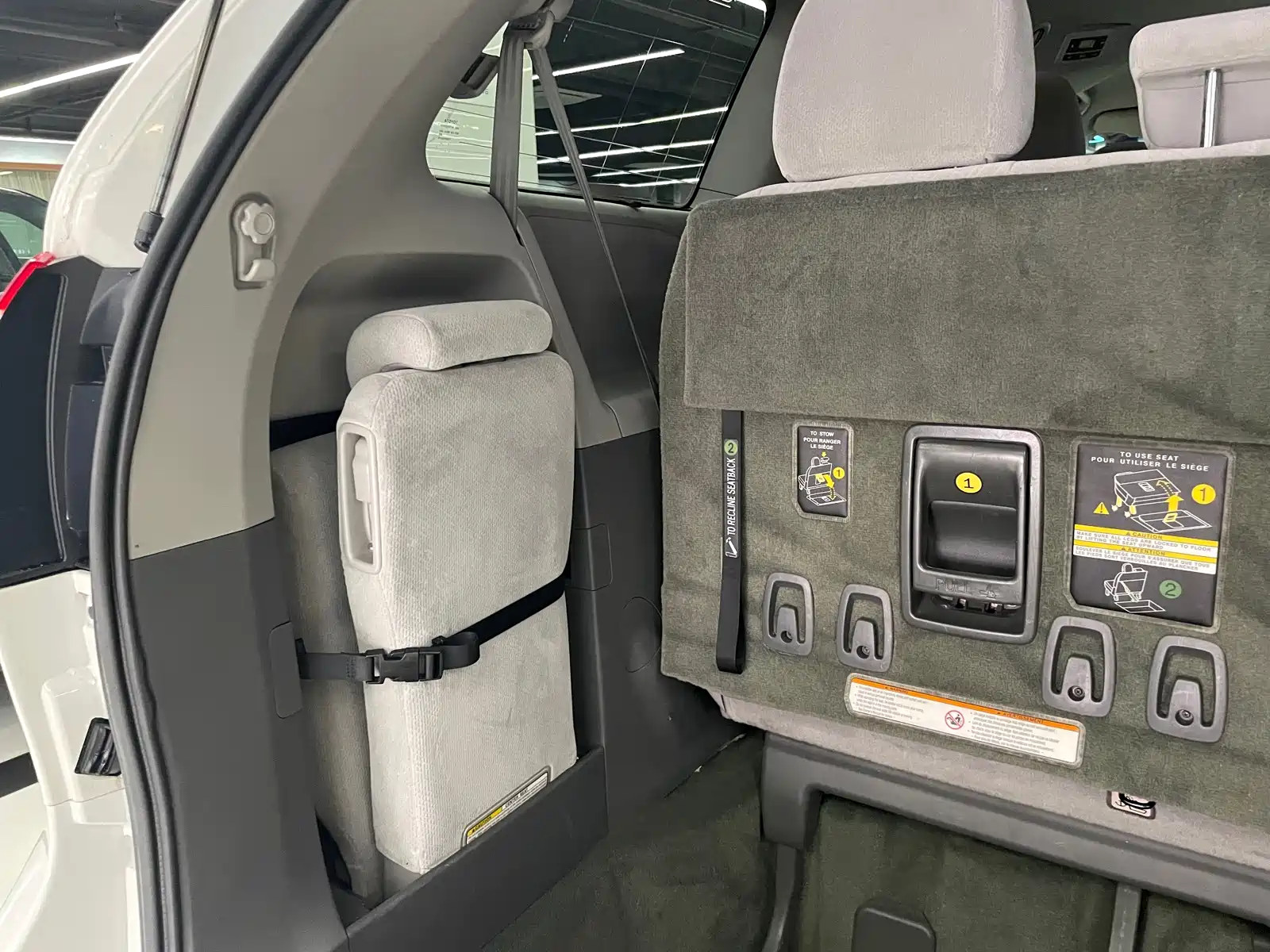 Photo 51 - Toyota Sienna