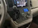 Photo 20 - Toyota Sienna