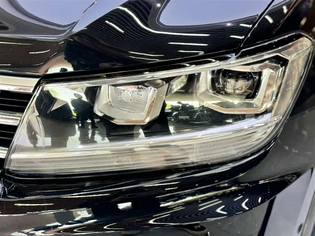 Volkswagen Tiguan L 2021 330TSI Automatic 2WD R-Line Premium фото 9