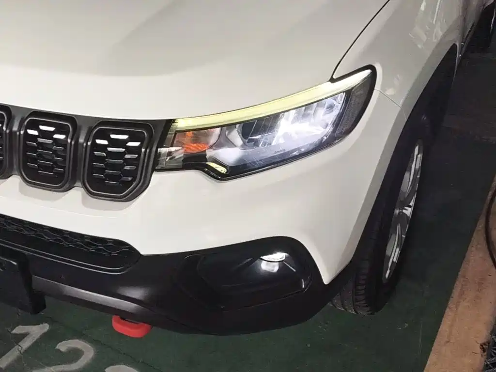 Фото 24 - Jeep Compass