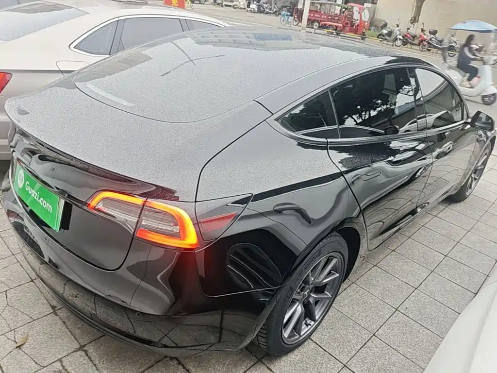 Фото 7 - Tesla Model 3