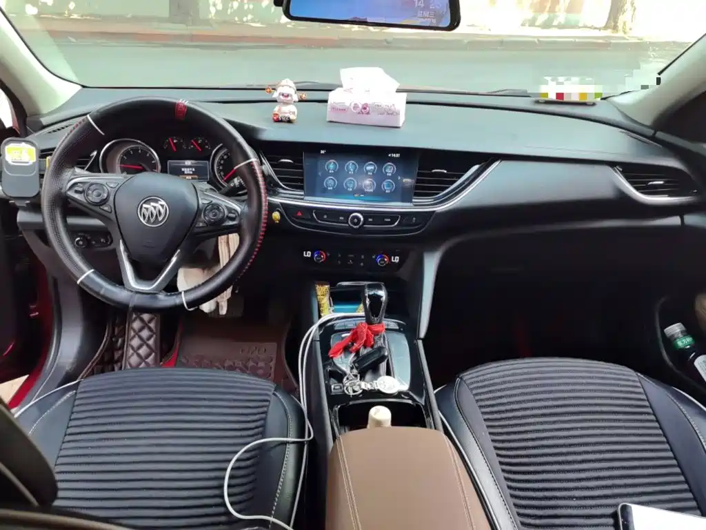 Photo 10 - Buick Regal